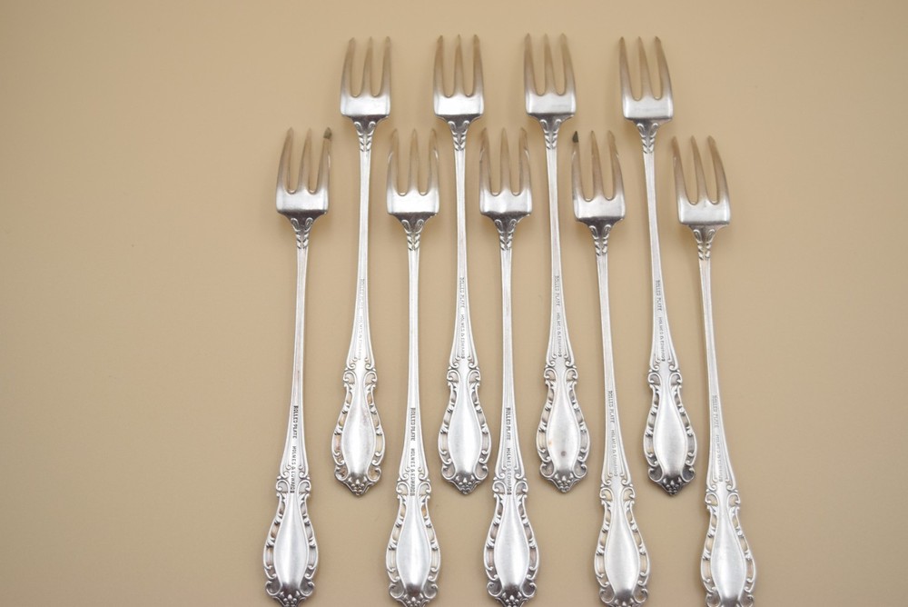 9 Cocktail Forks Holmes & Edwards Rolled Plate Flatware