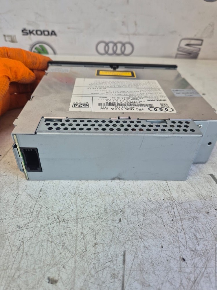AUDI Q7 2010 CD CHANGER HEAD UNIT 4F0035110A
