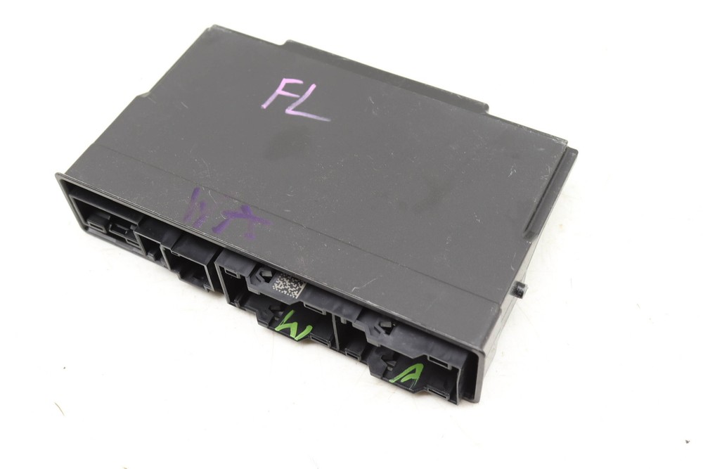 2018-2019 PORSCHE CAYENNE - Front LEFT SEAT Control Module 4M4959760