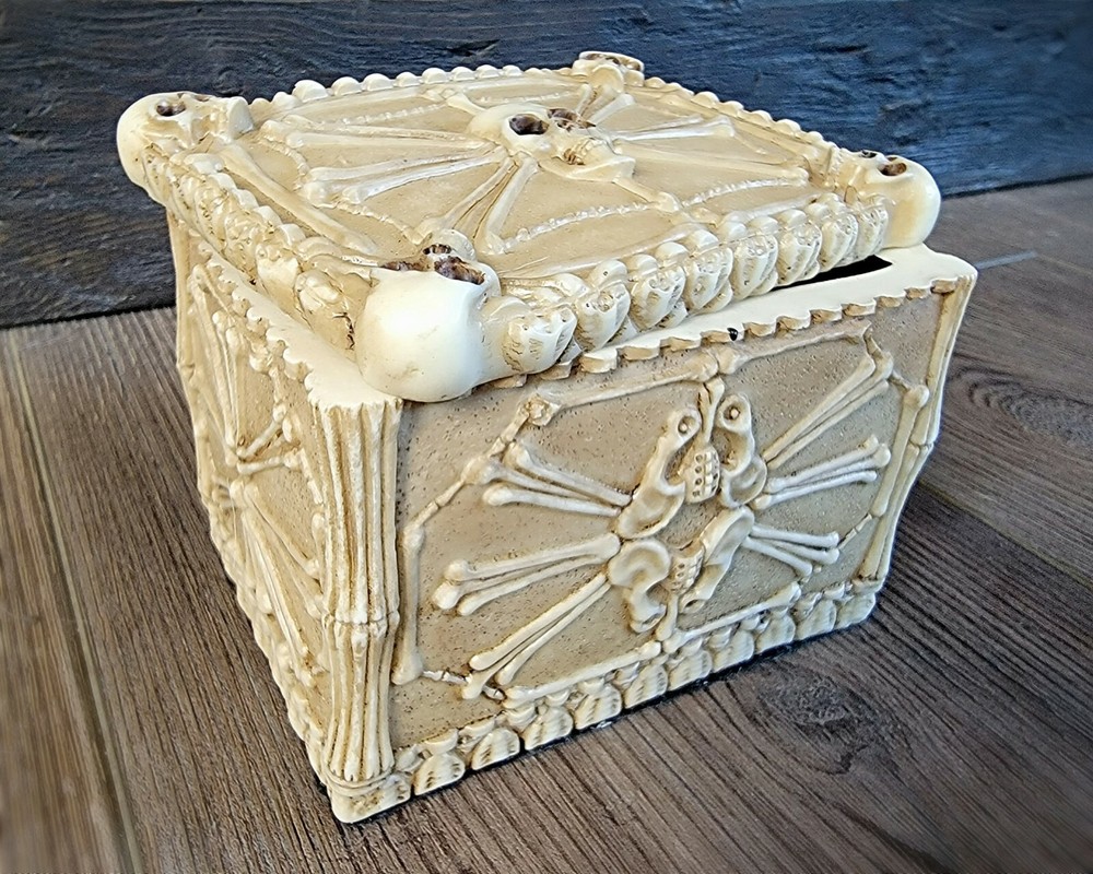 Skull Trinket Box, Ossuary Jewelry Box, Gothic decor