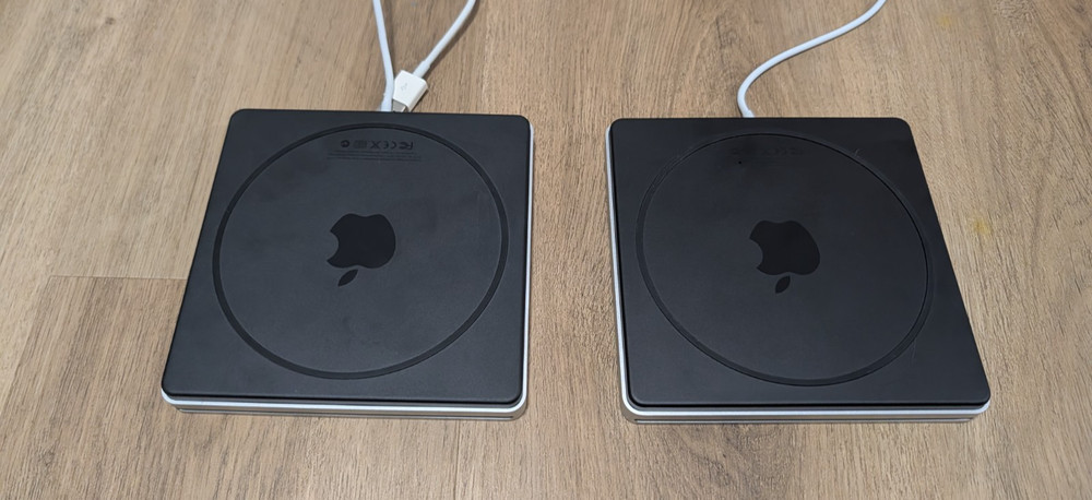 Apple USB SuperDrive (MD564ZM/A) - Complete! Excellent Condition!