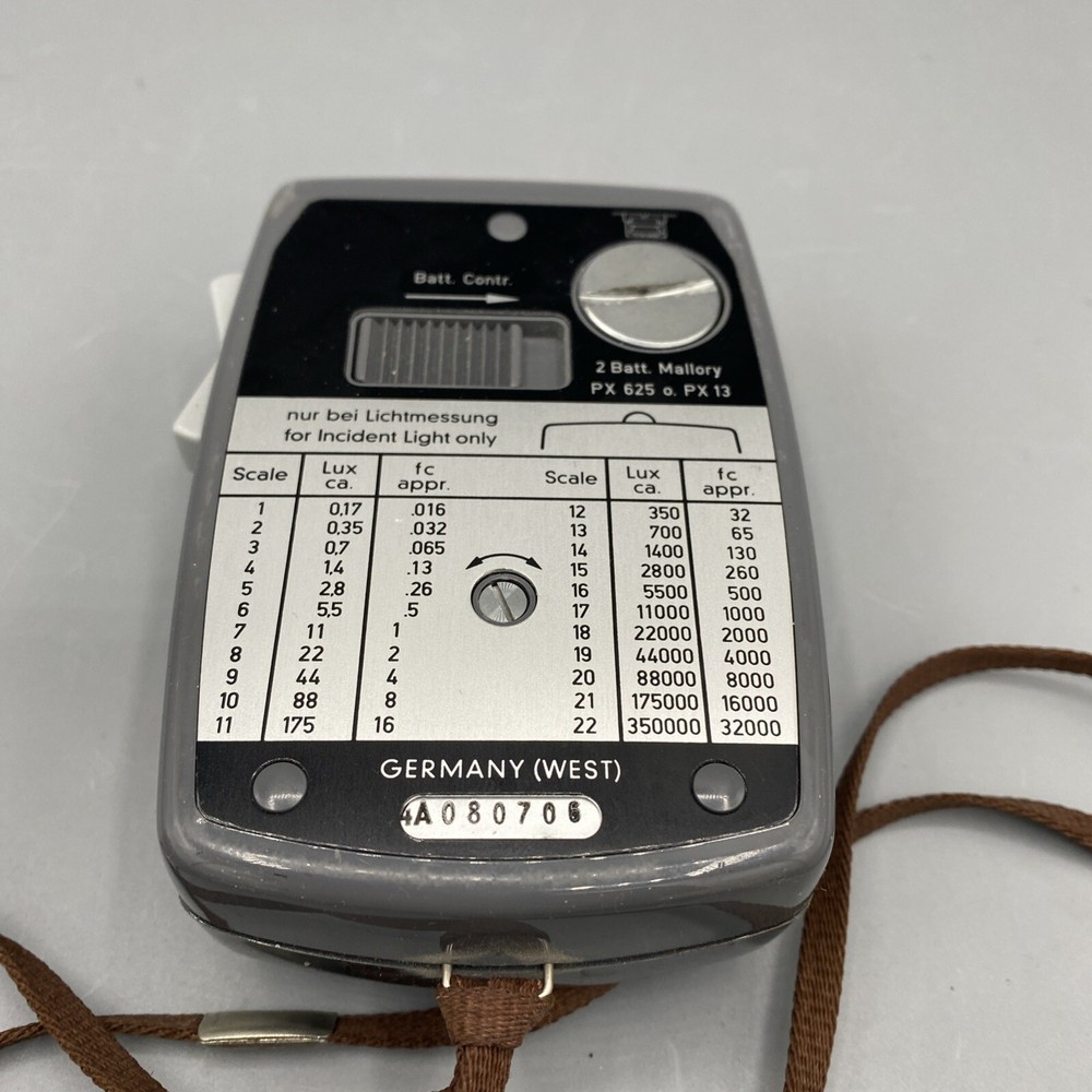 Gossen Lunasix: 3, Handheld Light Meter, & 2 New Betteries