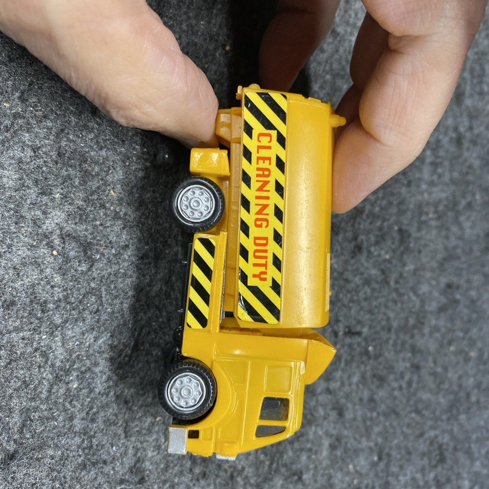 New Ray Construction Set With Train
