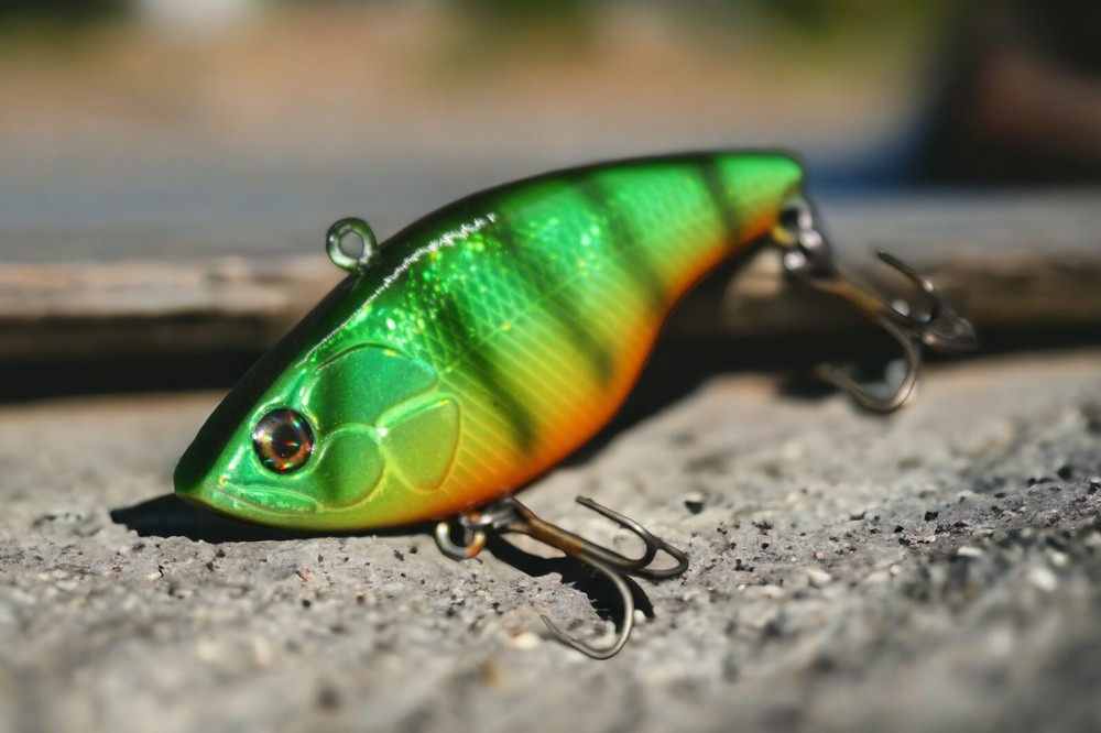Sinking Lipless Crankbait
