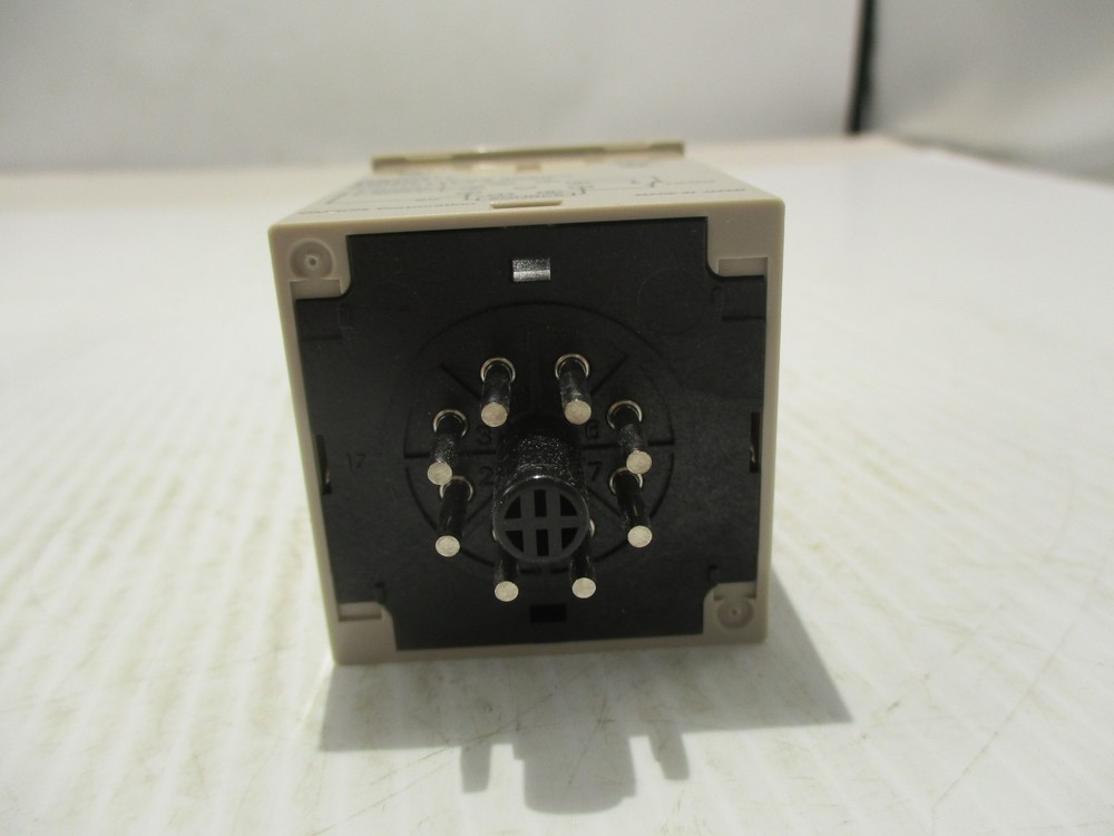 NEW OMRON H5CR-L DIGITAL TIMER
