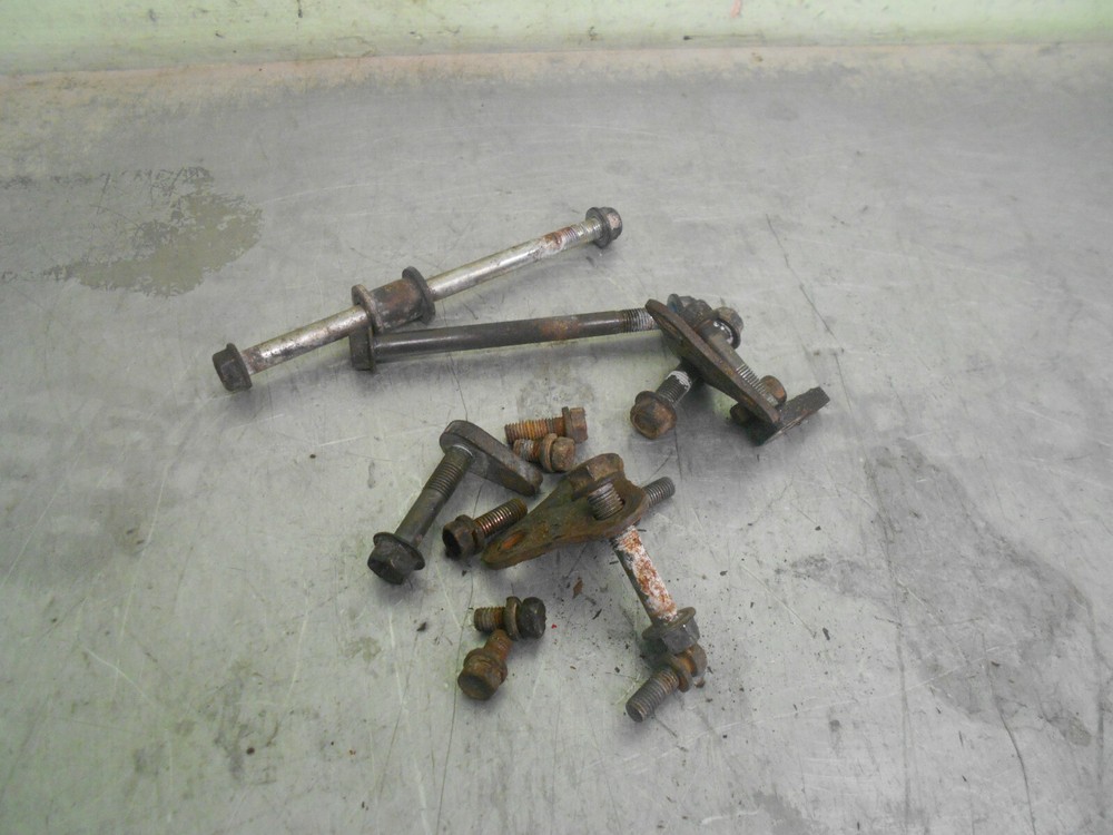 suzuki  gsx  750fy   engine  bolts  (2000)