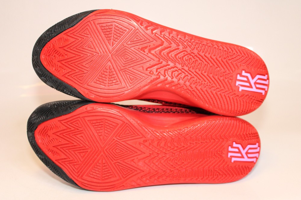 Nike Kyrie Flytrap 6 University Red DM1125-600