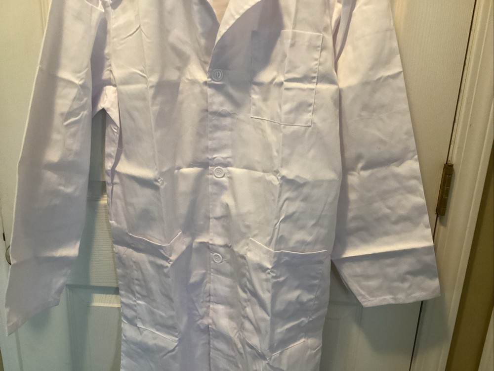 New, White Lab coat,, size M button down coat three front pockets