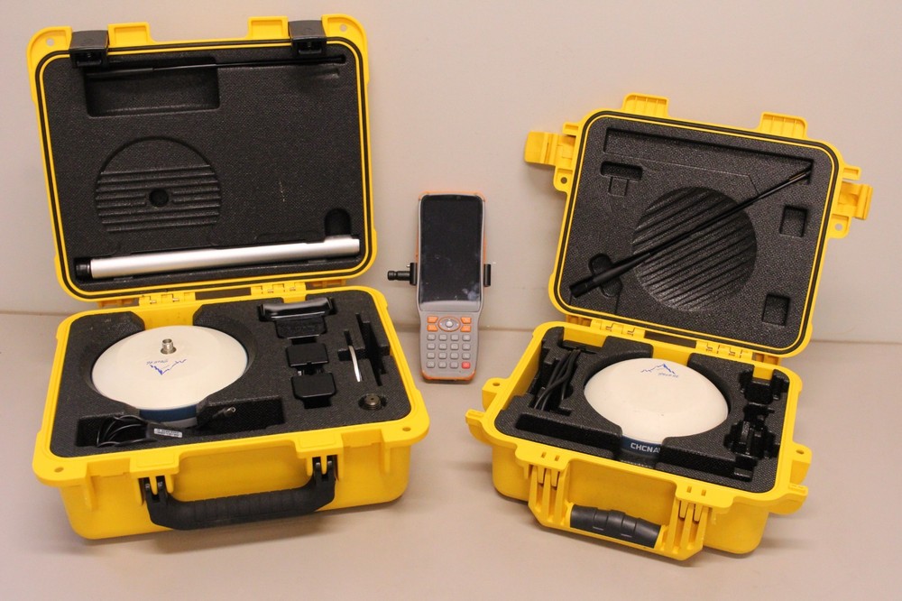 CHC i83 Rover, iBase Receiver, & Handheld Data Collector Bundle *Used*