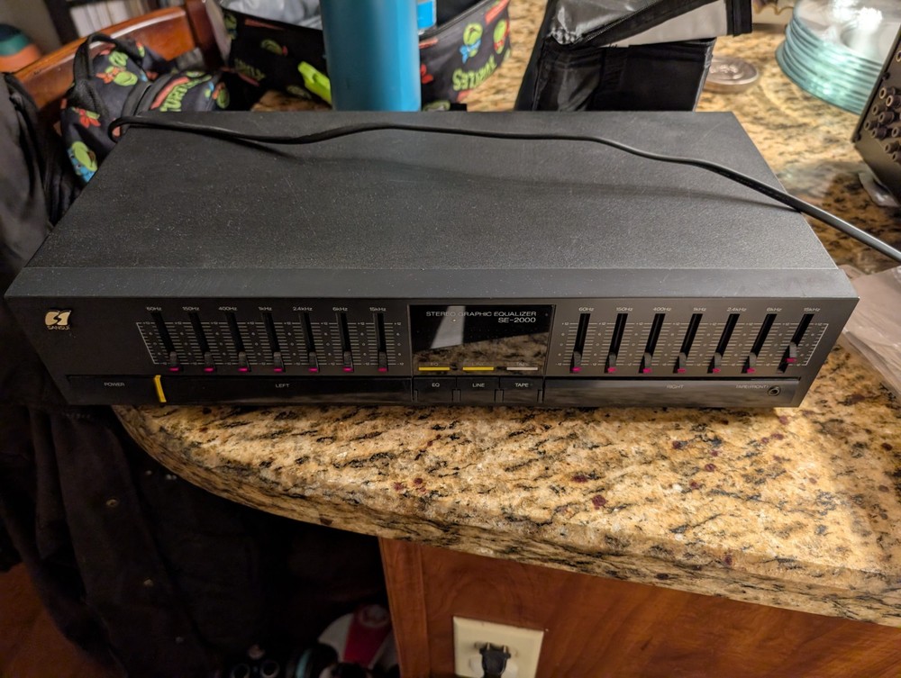 SANSUI SE-2000 Vintage Stereo Graphic Equalizer