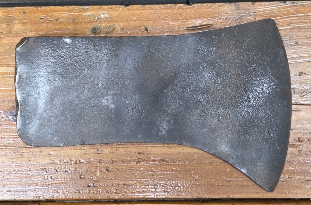 Vintage  Unbranded Dayton Pattern Single Bit 3 lbs. 6oz Axe Head