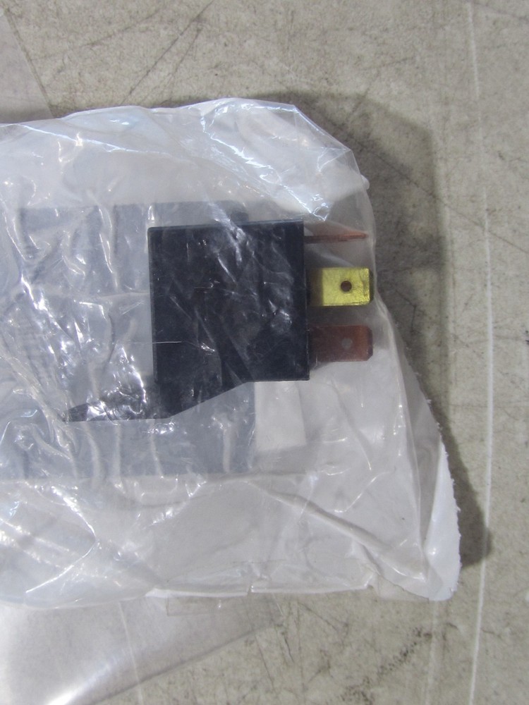 NEW 24 VOLT SEALED RELAY - TOTAL SOURCE 108589