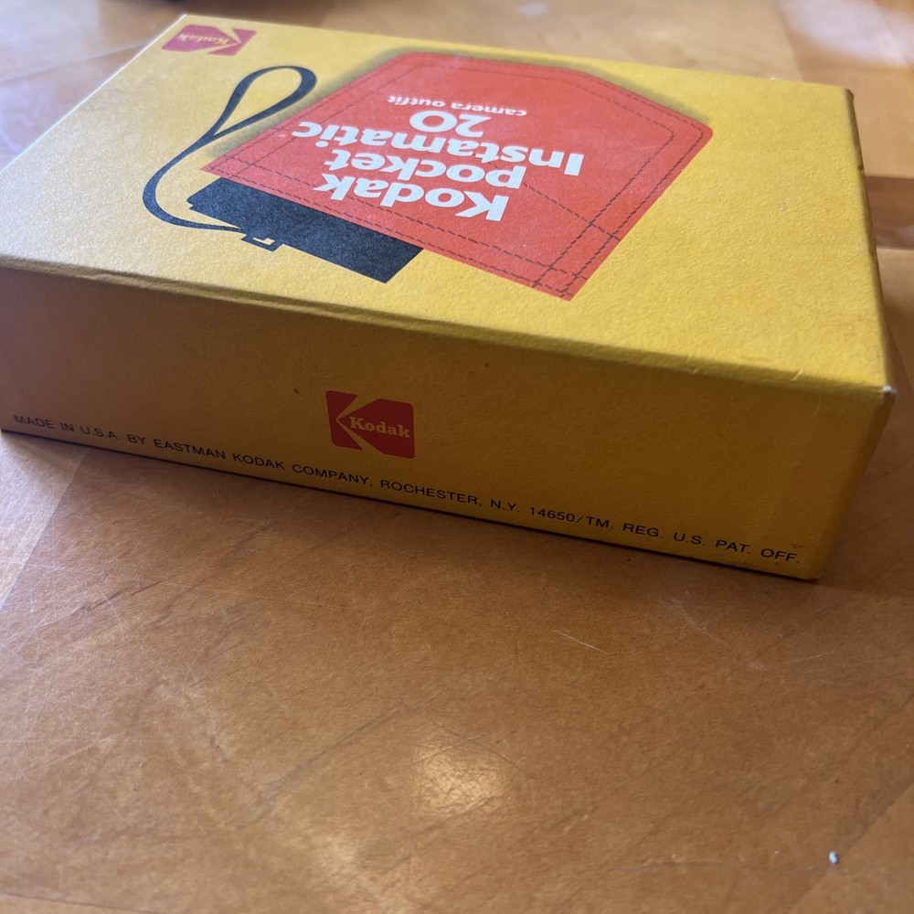 Kodak Pocket Instamatic 20 Camera W/ Box-Manual-Flash Cube *Pre-Owned*