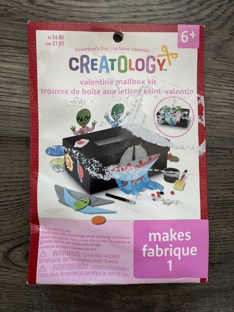 Creatology Alien Valentine's Day Mailbox Decor Kit