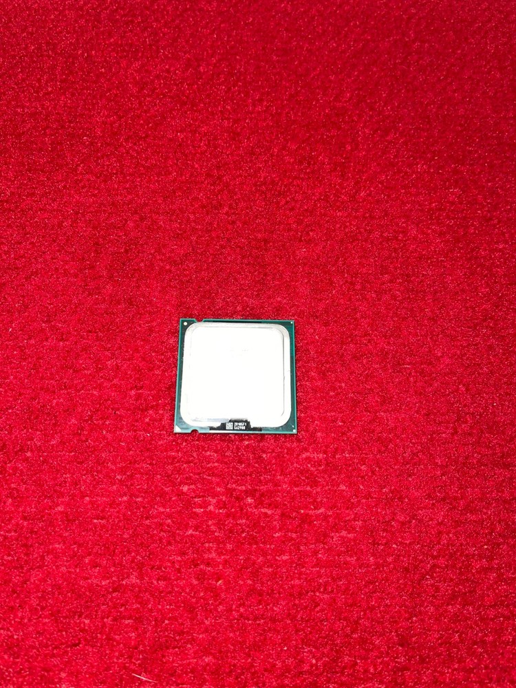 Intel Pentium E5800 SLGTG 3.2GHz Dual-Core Processor