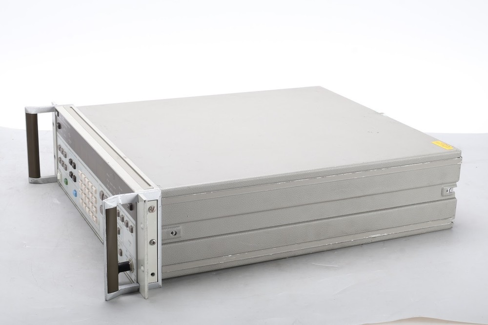 HP 3325B Synthesizer / Function Generator - No Options