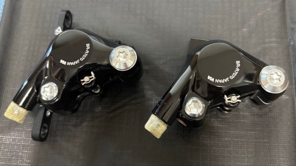 105 R7020 component disc brake