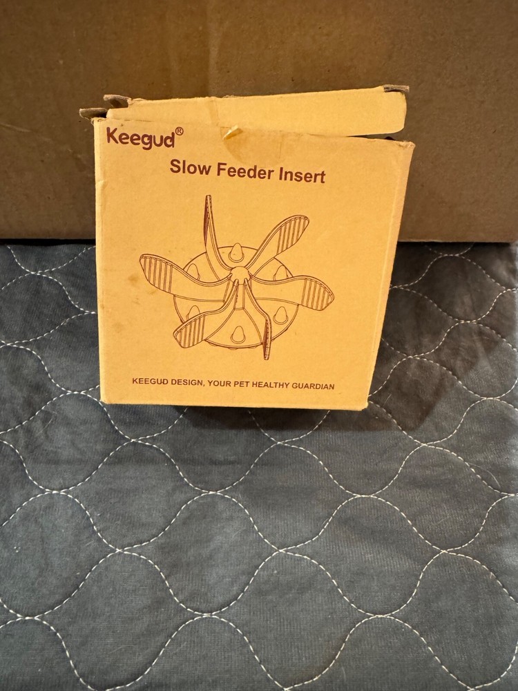 Pets NWOT"Keegud"Slow Feed Insert.
