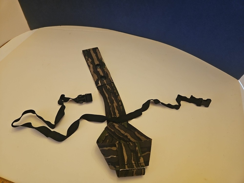 Camo Bow Rest Snaps On Pants