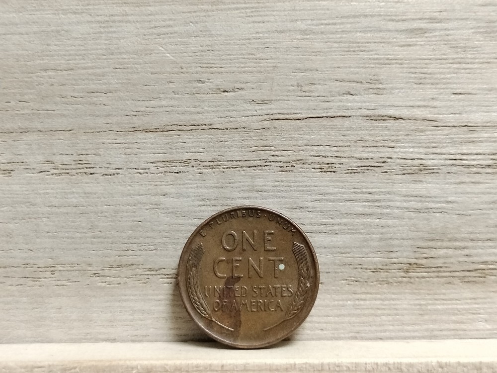 1944 Lincoln Penny US Coin (Error "L"?)