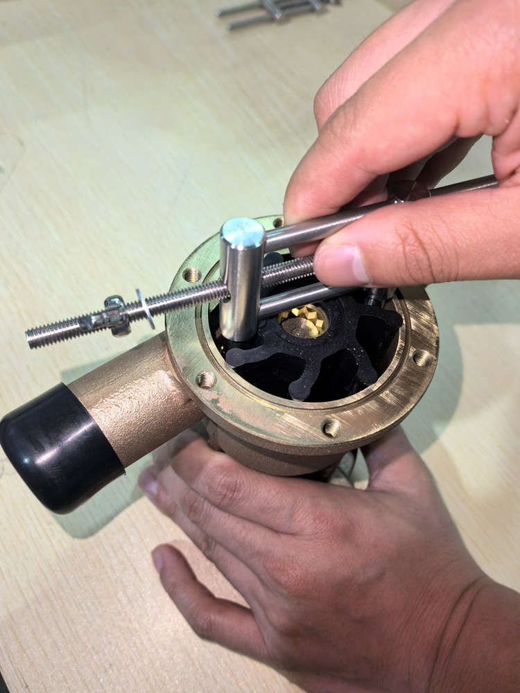 Flexible Impeller Pull Tool Removal Puller Volvo Penta 3.0 4.3 5.0 5.7 5.8 7.4