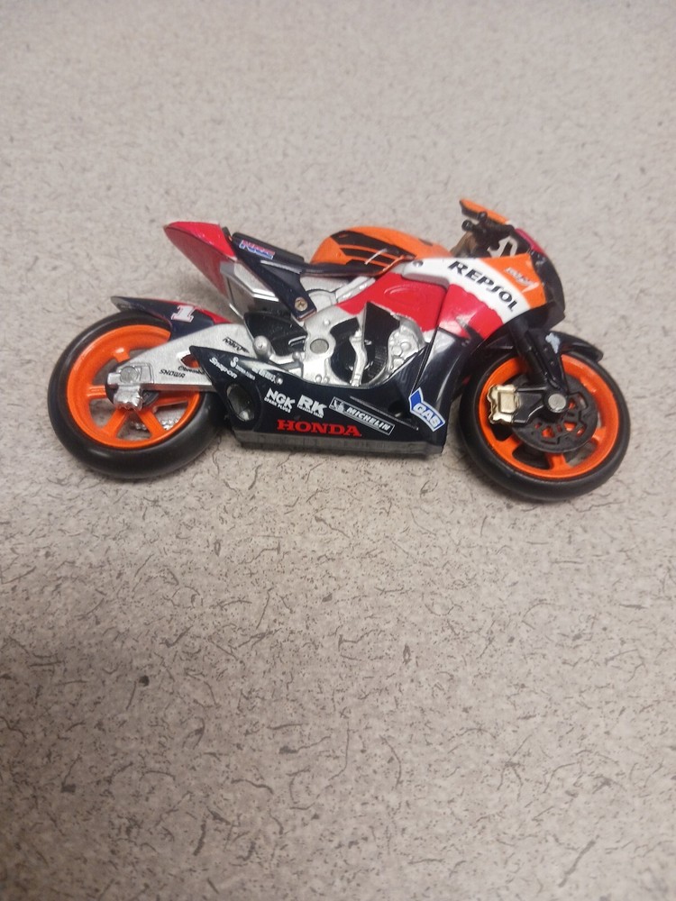honda plastic motorcycle