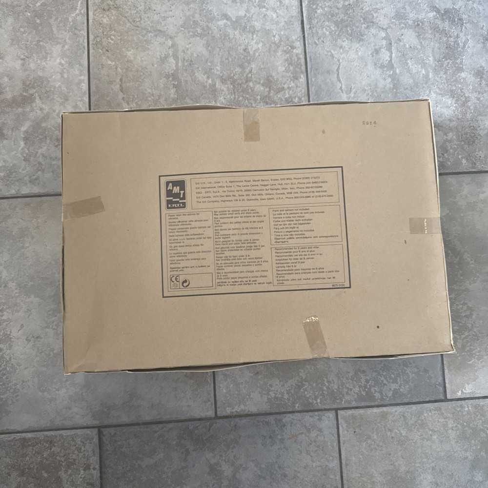 1994 AMT STAR TREK Next Generation USS ENTERPRISE Model Kit Fiber Optic Light