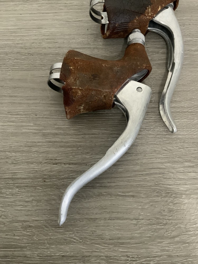 OLIMPIC BRAKE LEVERS NON-AERO CABLE STOPS/ADJUSTORS