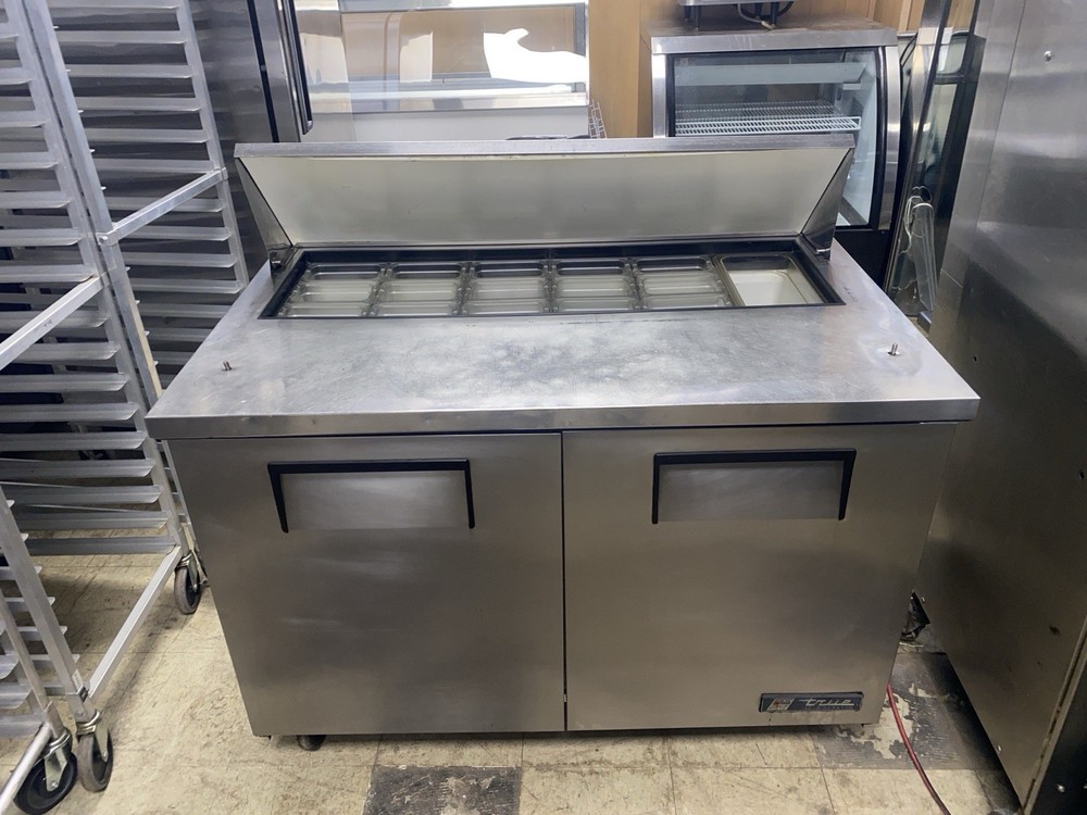 True 2 Dr., 4’ Sandwich Prep Table, Runs Great!