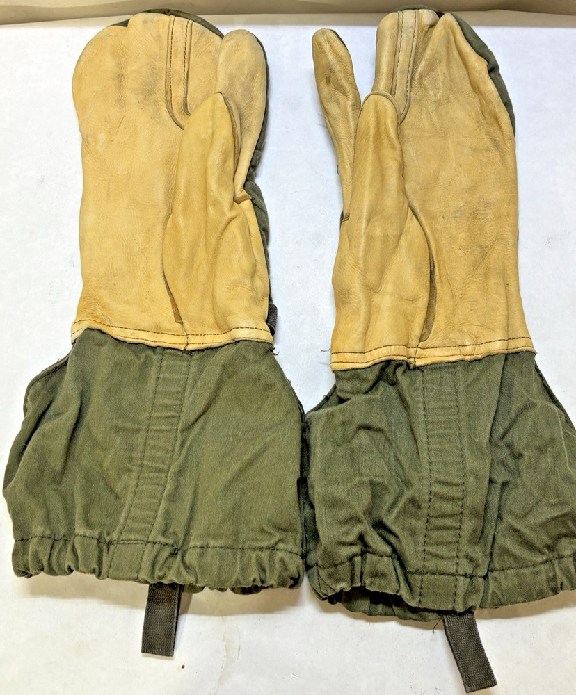 US Military Mitten Shell Trigger Finger M-1965 Vintage Size Medium