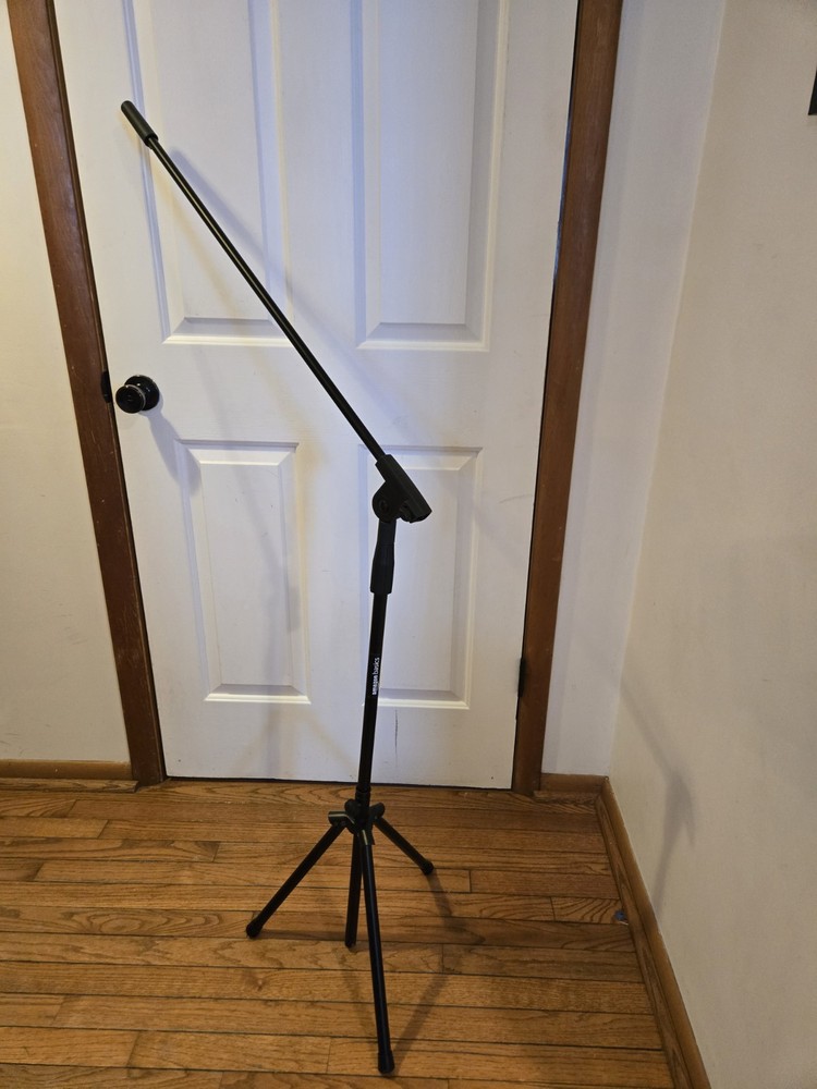 Amazon Basics Tripod Mic Stand With Boom. Good Condition