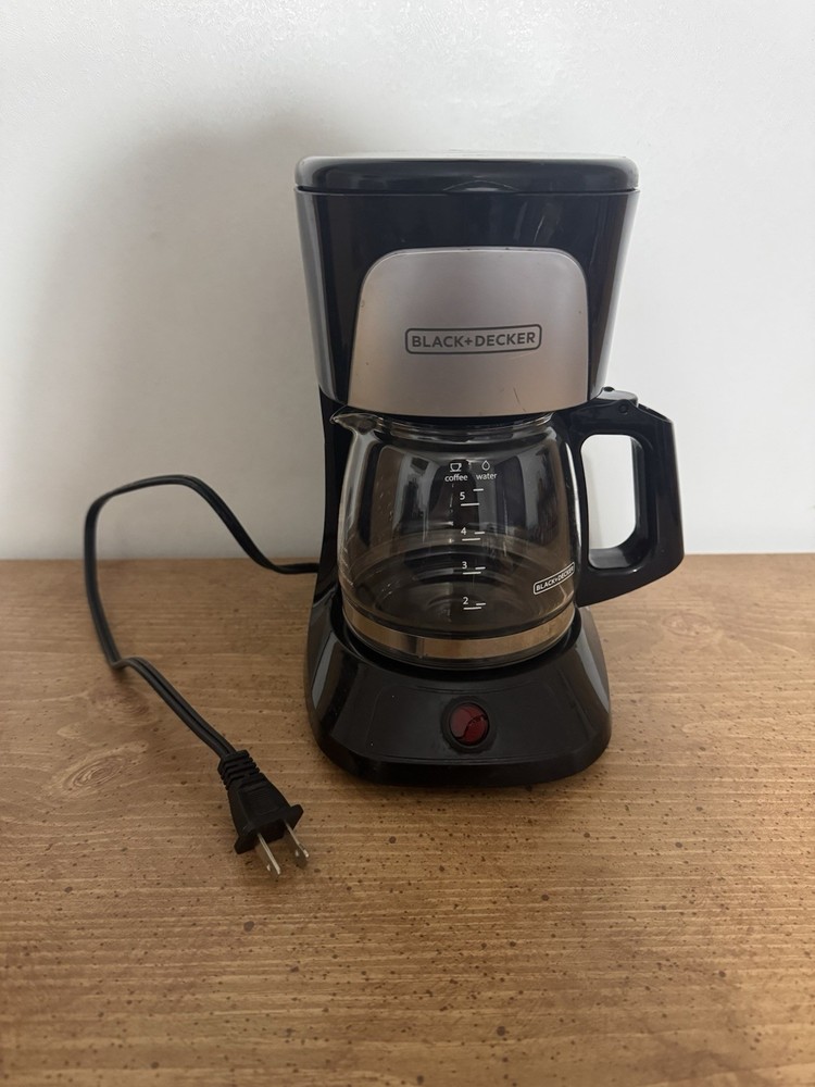 BLACK+DECKER CM0555B 5-Cup Coffeemaker - Black