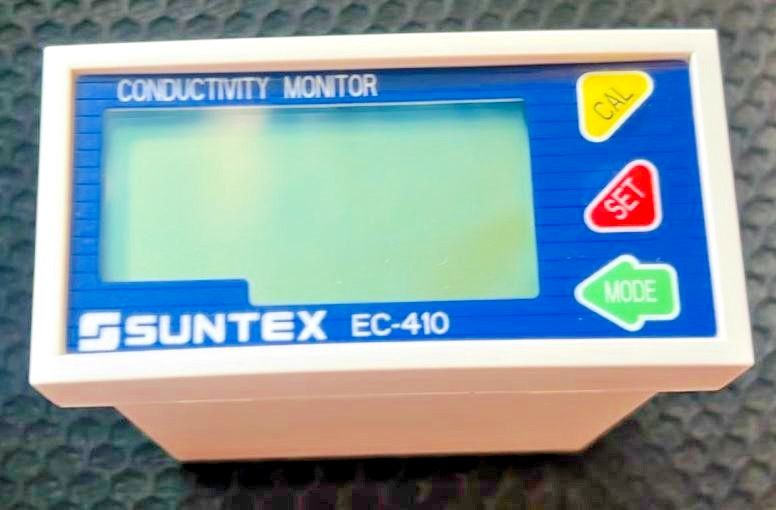 Suntex EC-410, microprocessor-based conductivity and resistivity monitor