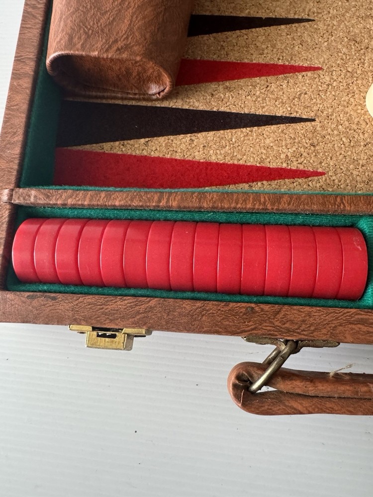 Vintage Backgammon Set Game Deluxe Cork Board Brown Solid Briefcase Complete