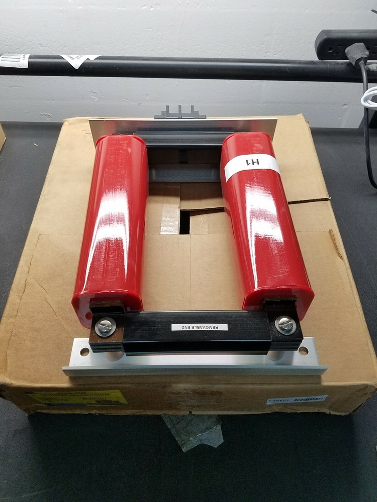 Square D 270R-202 Current Transformer.