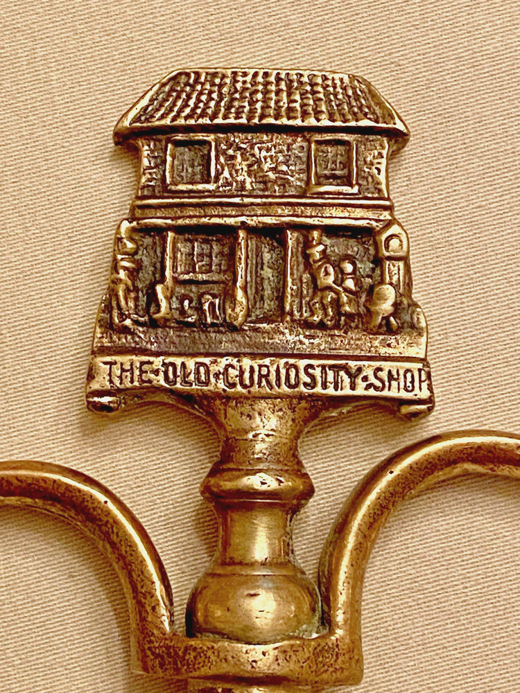 Antique 1920's Figural OLD CURIOSITY SHOP Brass CORKSCREW 2 Finger Pull England