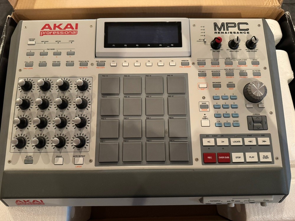 AKAI MPC Renaissance Standalone Sampler & Sequencer