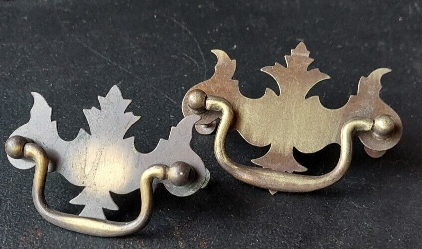 ARCHITECTURAL SALVAGE LOT.  METAL PULLS. 2pc.