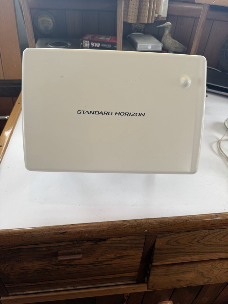 Standard Horizon CP 590 Chartplotter with external gps/WAAS antenna