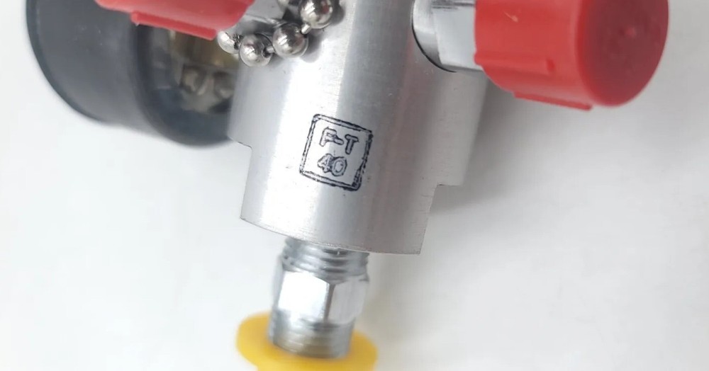 Oxygen Regulator Model 180-04 F-A 56 Pressure Regulator w Constant Flow Control