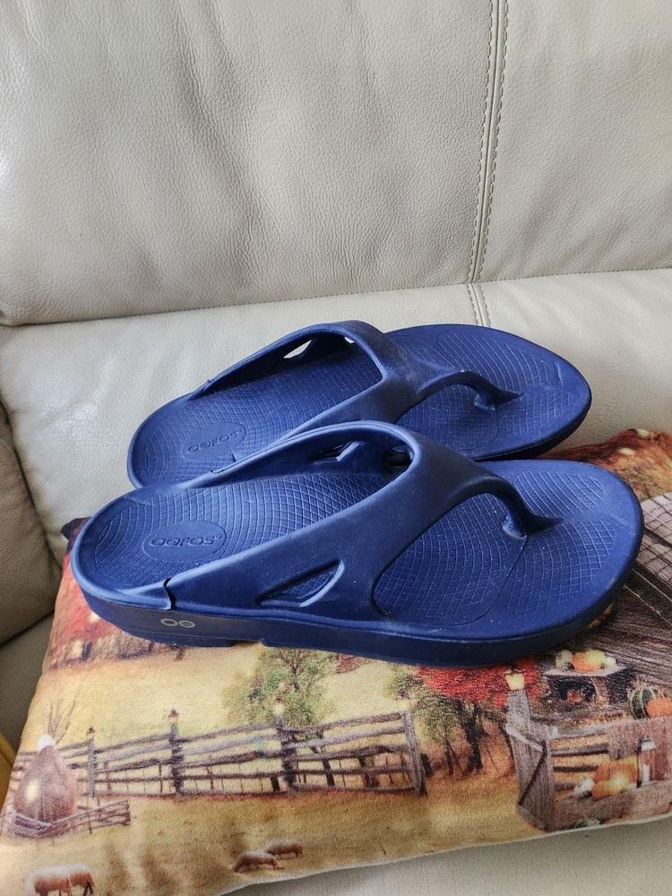 Oofos Men's 11