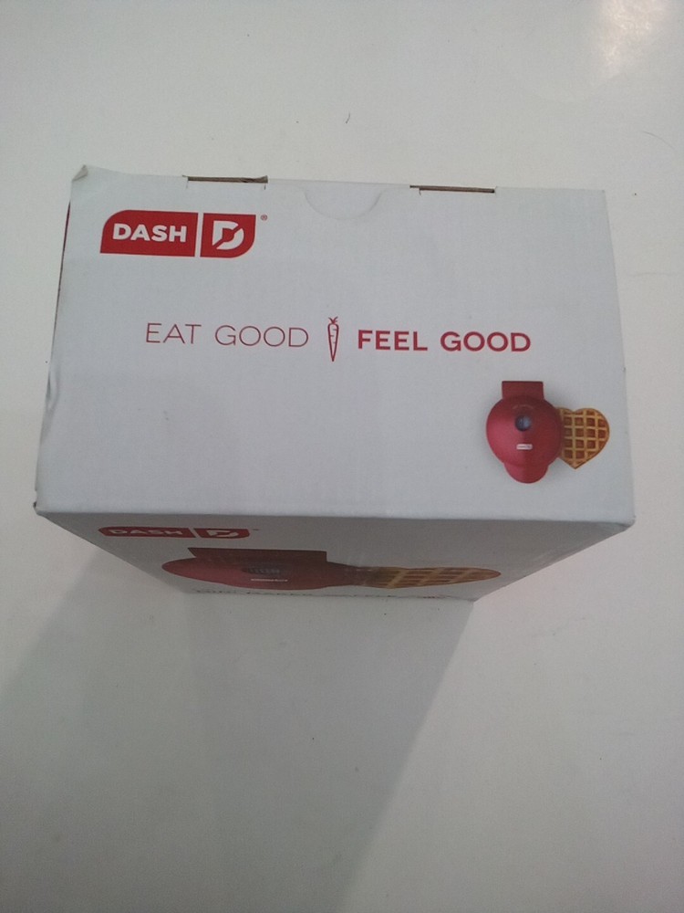 RED HEART SHAPE DASH MINI WAFFLE MAKER NEW IN BOX