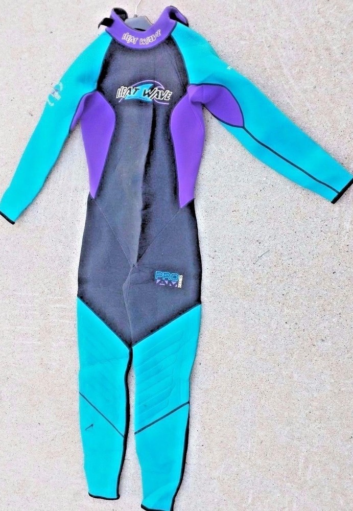 HEAT WAVE WET SUIT SIZE 9-10