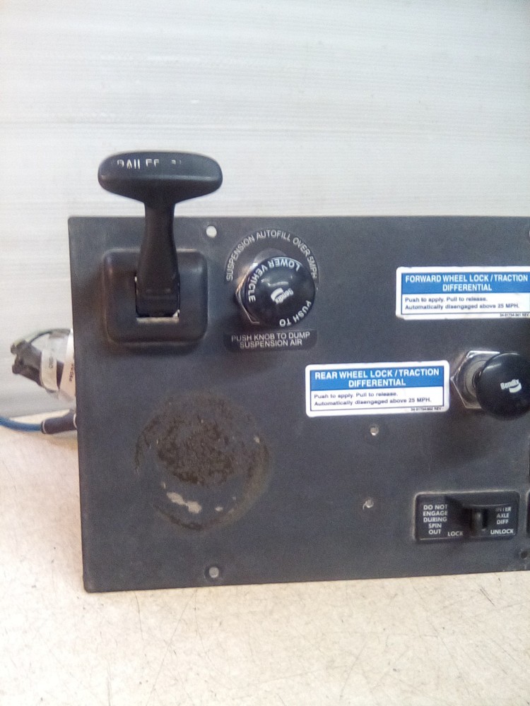 2006 Freightliner Cascadia Dash Switch Panel