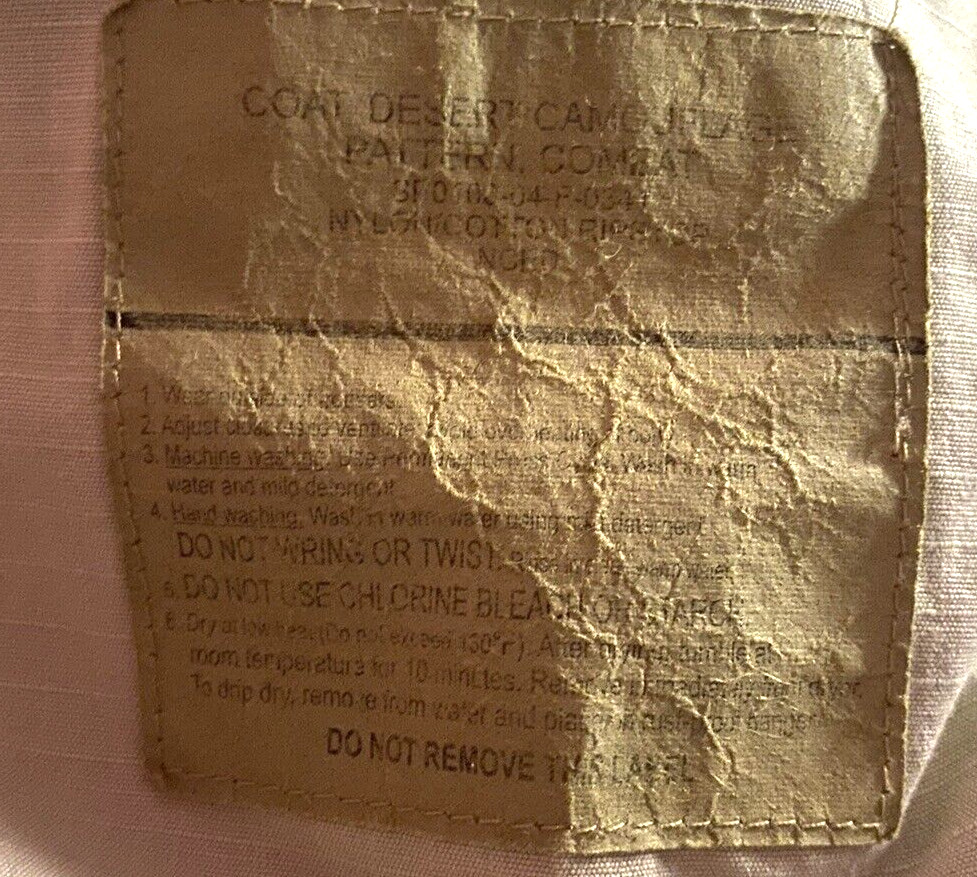 US Military Combat Coat Size Small Regular Desert Camo