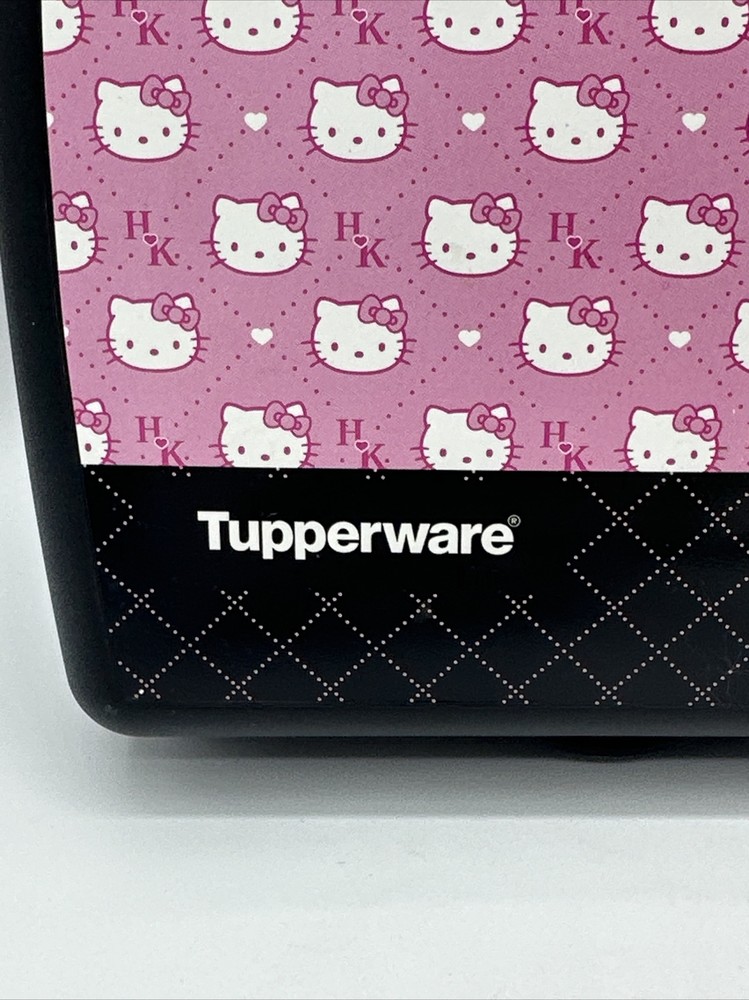 Tupperware Hello Kitty Bowtastic 2013 Sanrio Sandwich Keeper