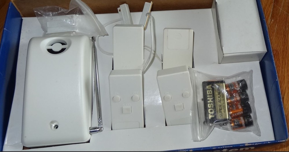 Wireless Security System Fortress 2000 Model SPW001. DIY easy installation.