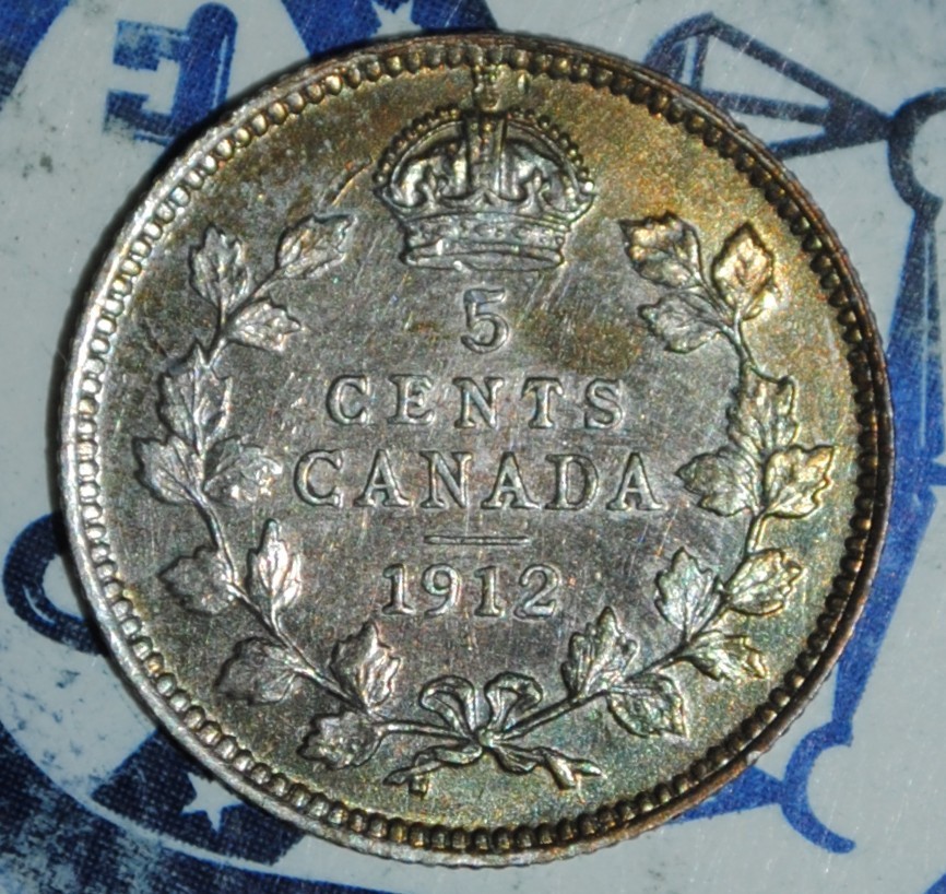 Canada 1912 Silver 5 Cents AU{{{B318