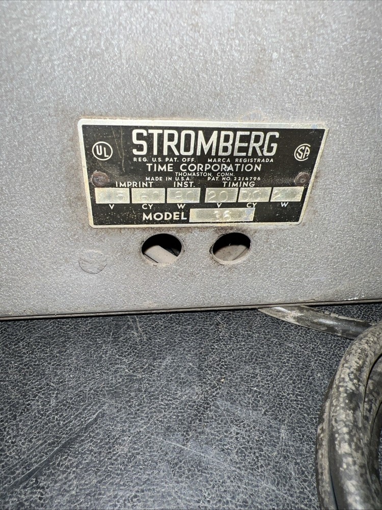 Vintage Stromberg Time clock With Keys WORKS