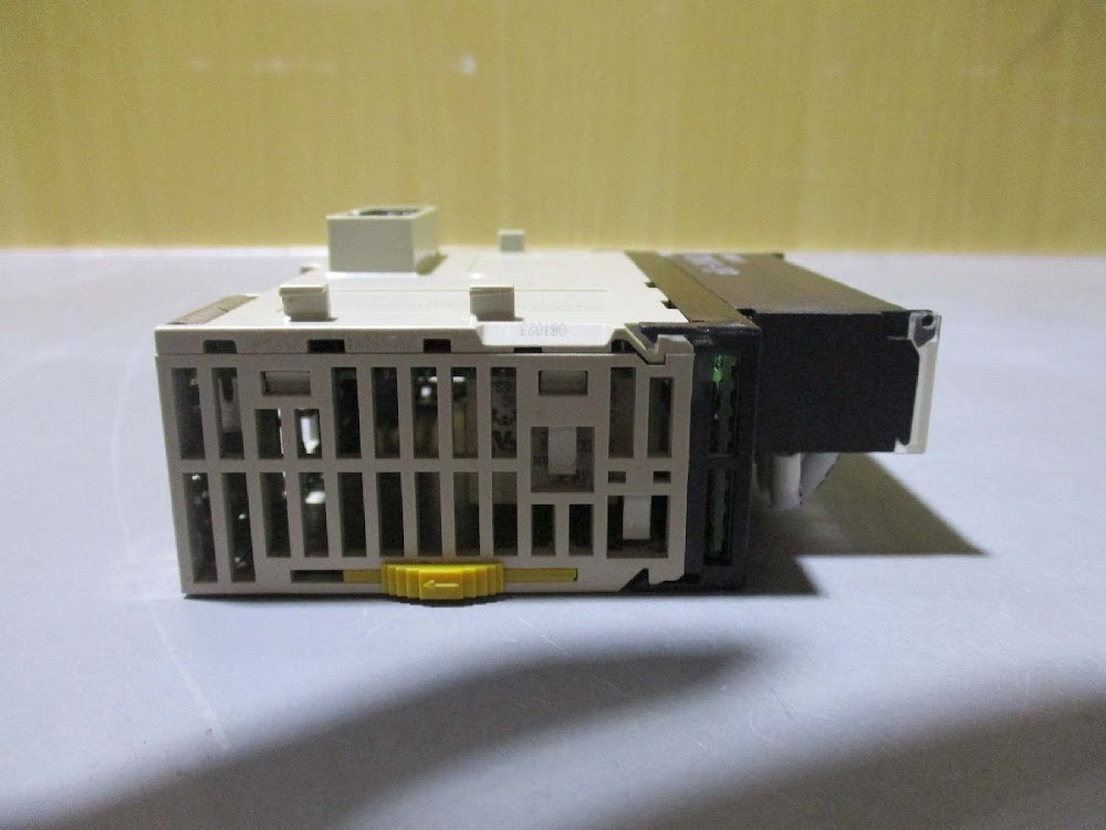 OMRON CJ1W-OC211 PLC Output Unit Module USED #2